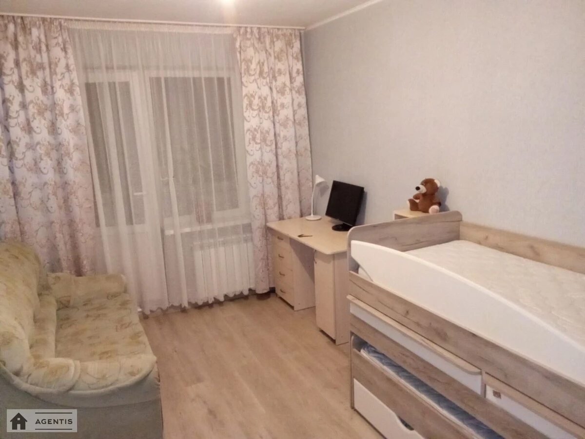 Apartment for rent 2 rooms, 51 m², 4th fl./9 floors. Podilskyy rayon, Kyiv. 