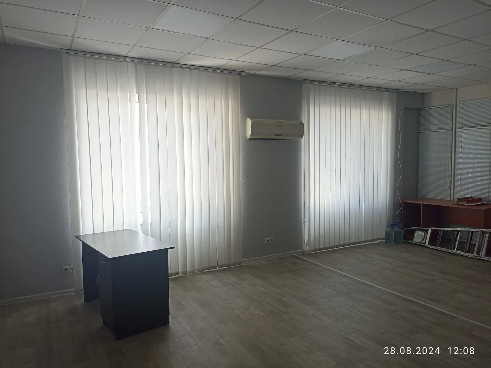 Office for sale 40 m², 2nd fl./5 floors. Khmelnytskoho B. ul., Dnipro. 