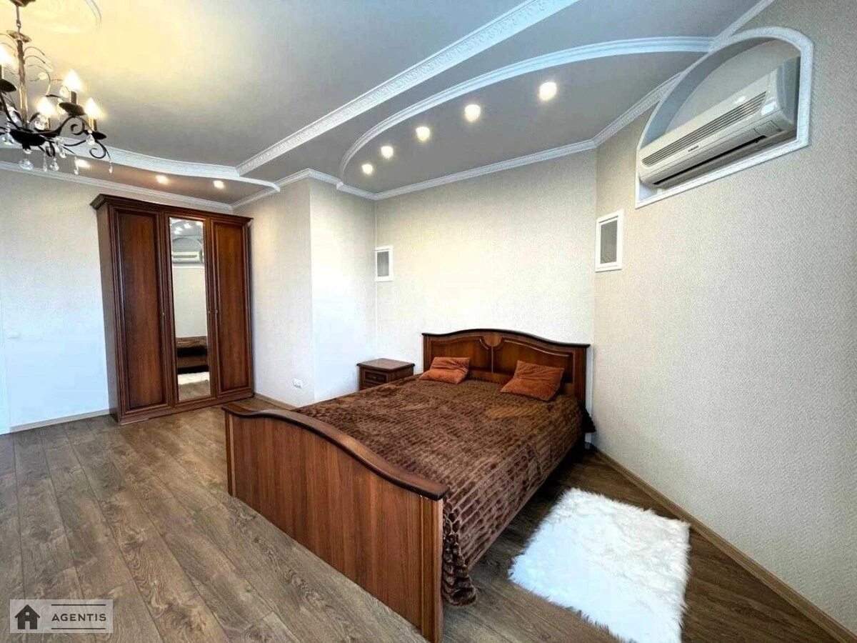 Сдам квартиру 3 комнаты, 120 m², 13 эт./16 этажей. 5, Миколи Голего вул. (Лебедєва-Кумача), Киев. 