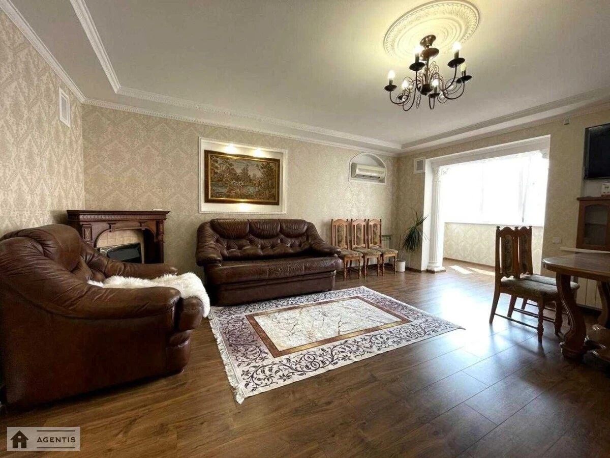 Apartment for rent 3 rooms, 120 m², 13th fl./16 floors. 5, Mykoly Holeho vul. Lebedyeva-Kumacha, Kyiv. 