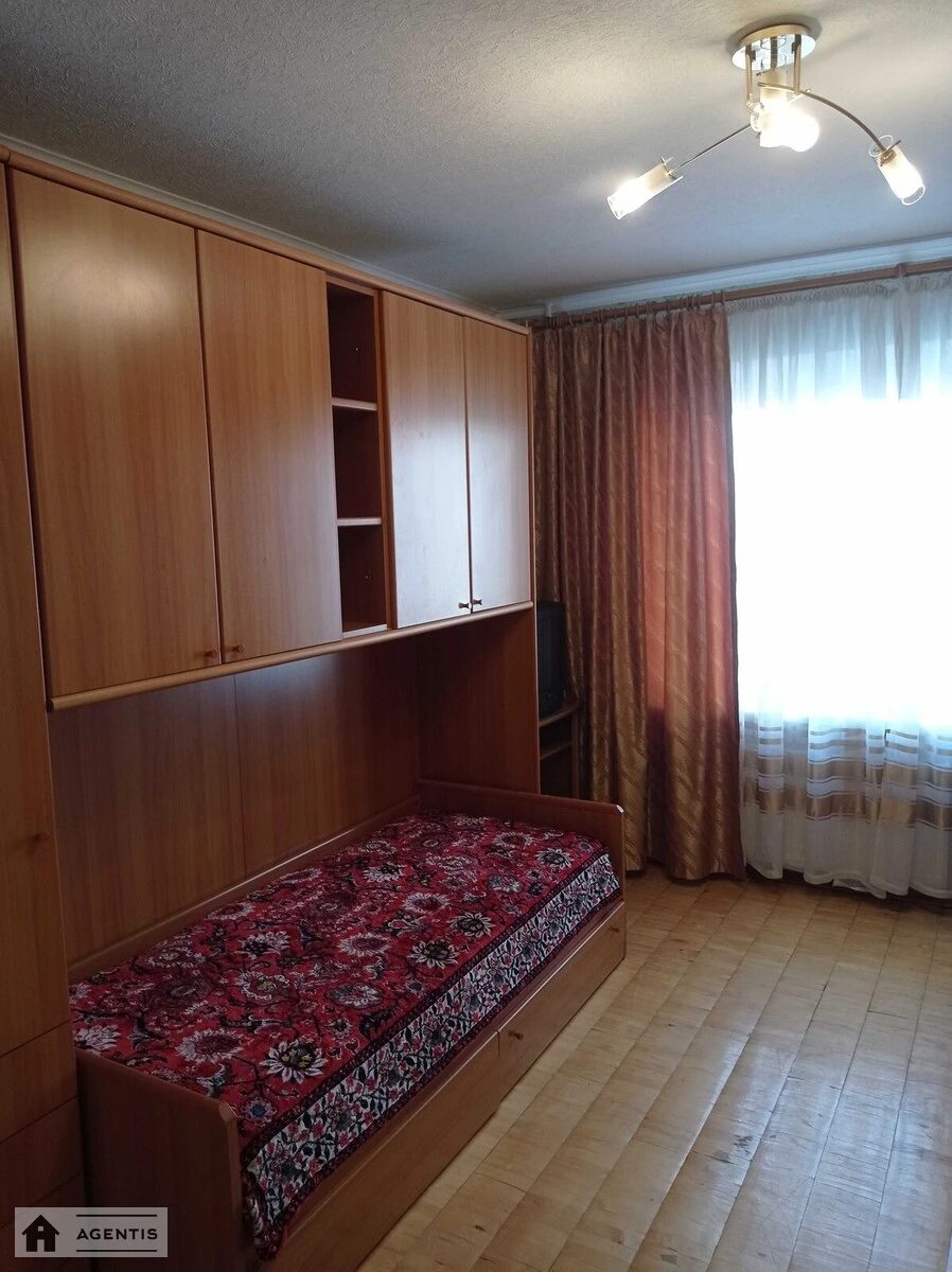 Apartment for rent 3 rooms, 78 m², 6th fl./16 floors. Vasylya Stusa vul., Kyiv. 