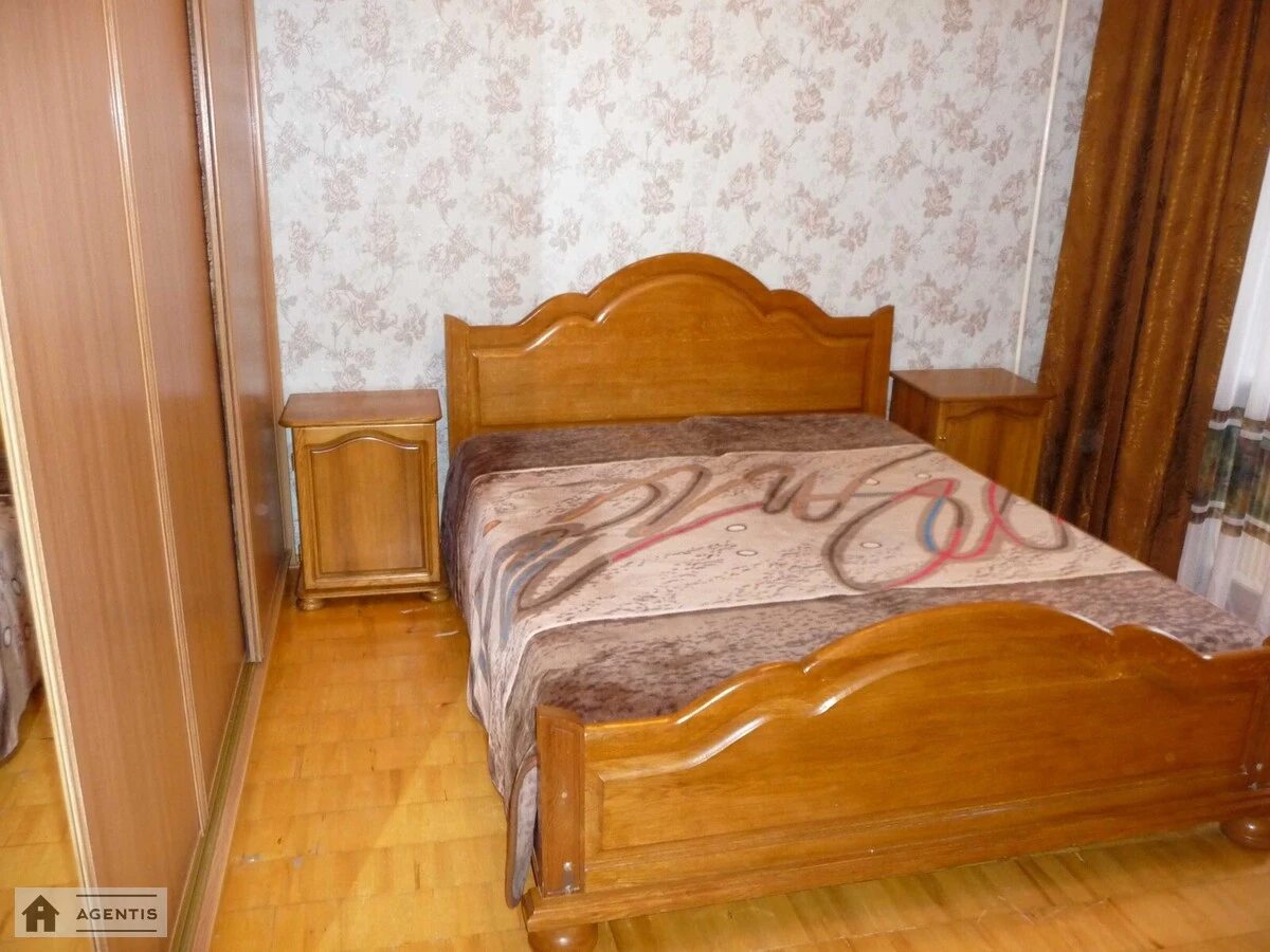 Apartment for rent 3 rooms, 78 m², 6th fl./16 floors. Vasylya Stusa vul., Kyiv. 