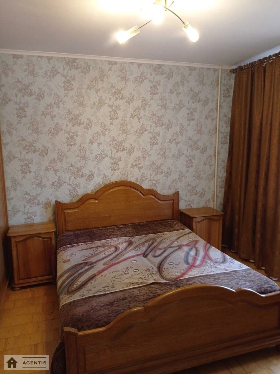 Apartment for rent 3 rooms, 78 m², 6th fl./16 floors. Vasylya Stusa vul., Kyiv. 