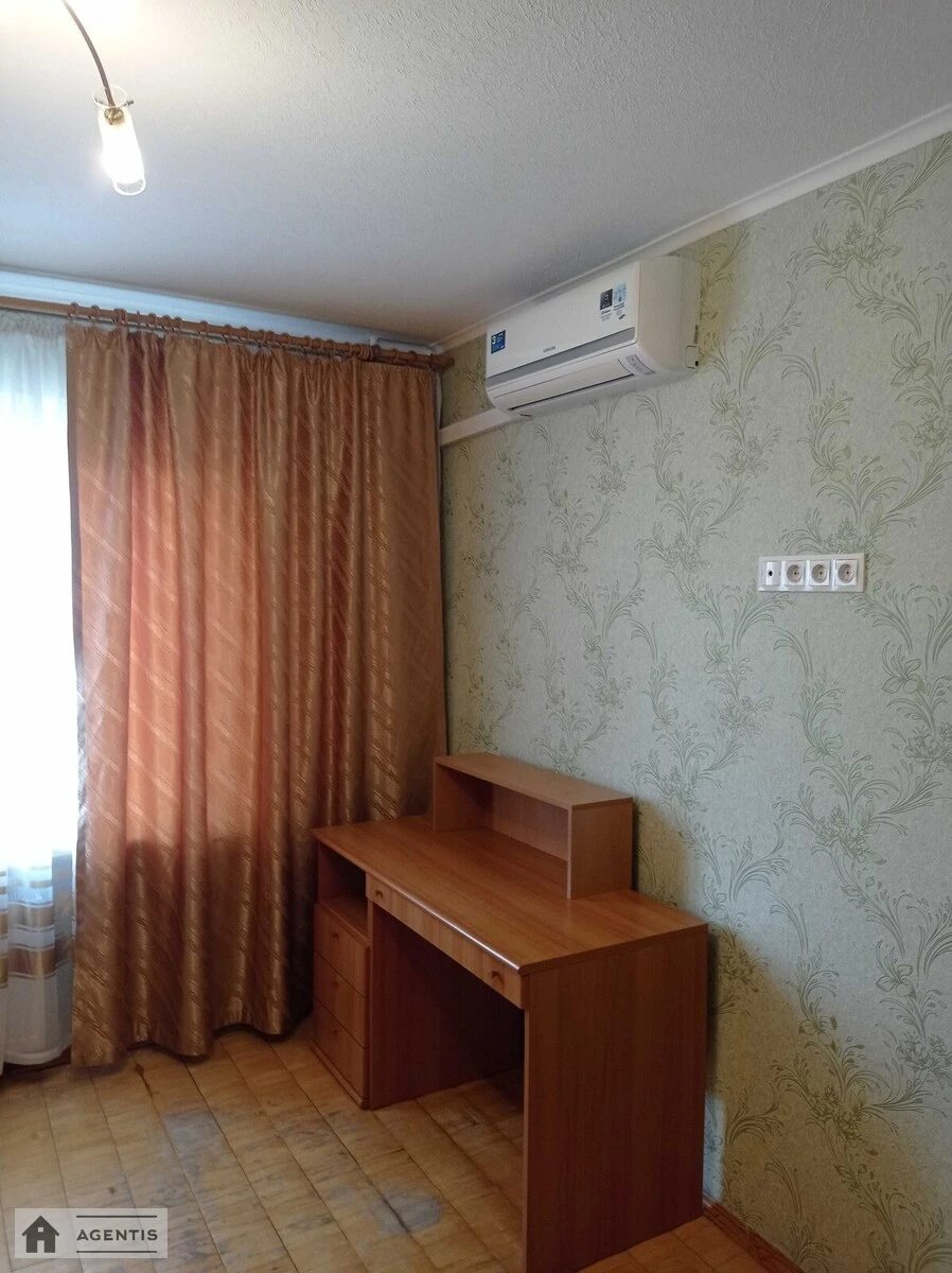 Apartment for rent 3 rooms, 78 m², 6th fl./16 floors. Vasylya Stusa vul., Kyiv. 