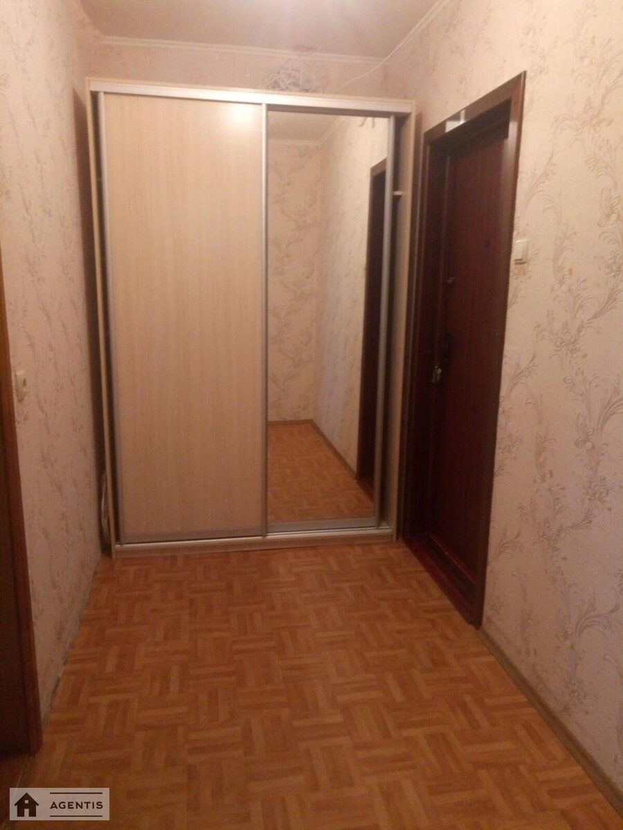 Apartment for rent 1 room, 45 m², 17th fl./18 floors. 1, Dragomanova 1, Kyiv. 