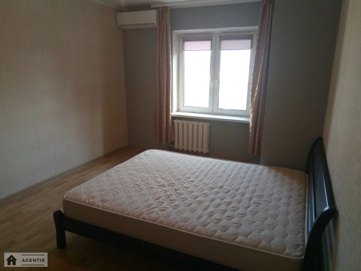 Apartment for rent 1 room, 45 m², 17th fl./18 floors. 1, Dragomanova 1, Kyiv. 