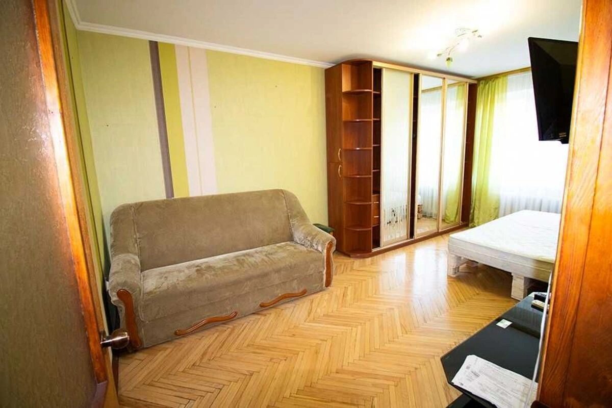 Здам квартиру 1 кімната, 32 m², 2 пов./12 поверхів. Андрія Малишка вул., Київ. 