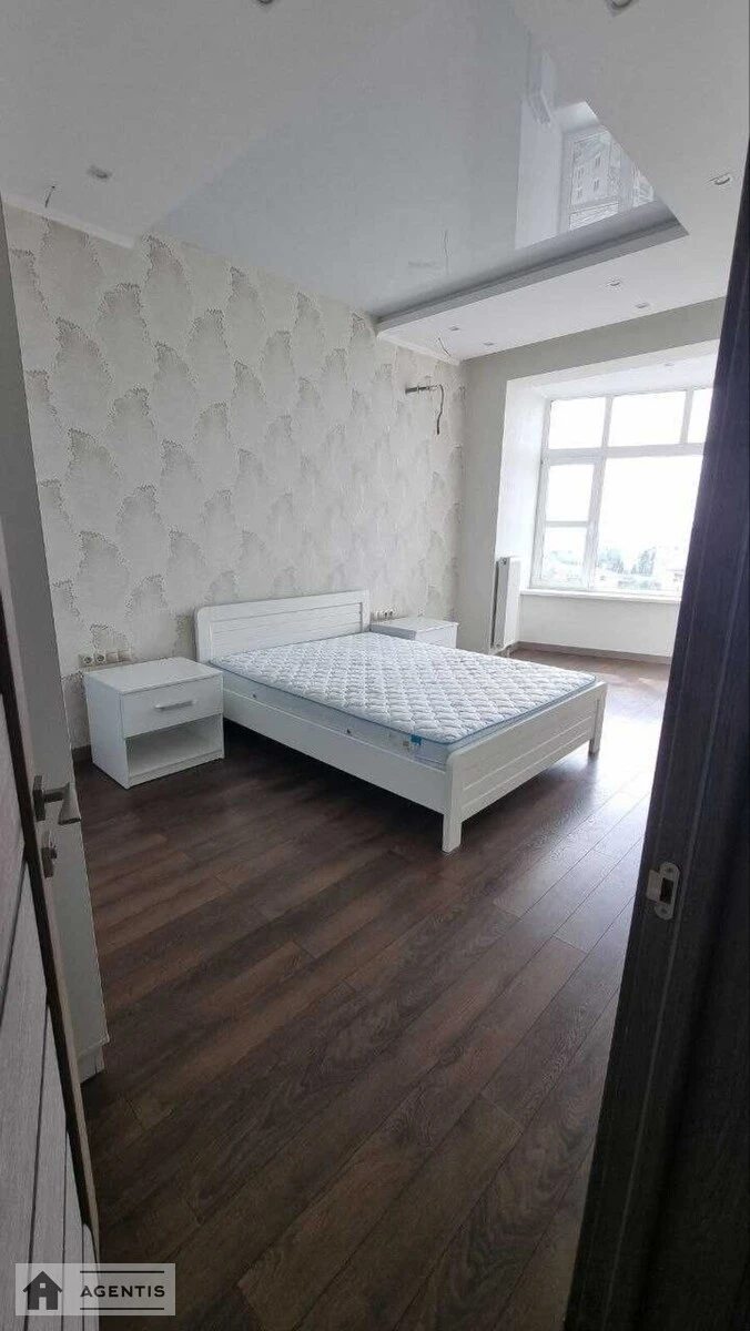 Сдам квартиру 3 комнаты, 98 m², 18 эт./23 этажа. 4, Парково-Сирецька вул. (Тимофія Шамрила), Киев. 