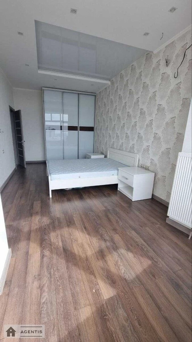 Сдам квартиру 3 комнаты, 98 m², 18 эт./23 этажа. 4, Парково-Сирецька вул. (Тимофія Шамрила), Киев. 