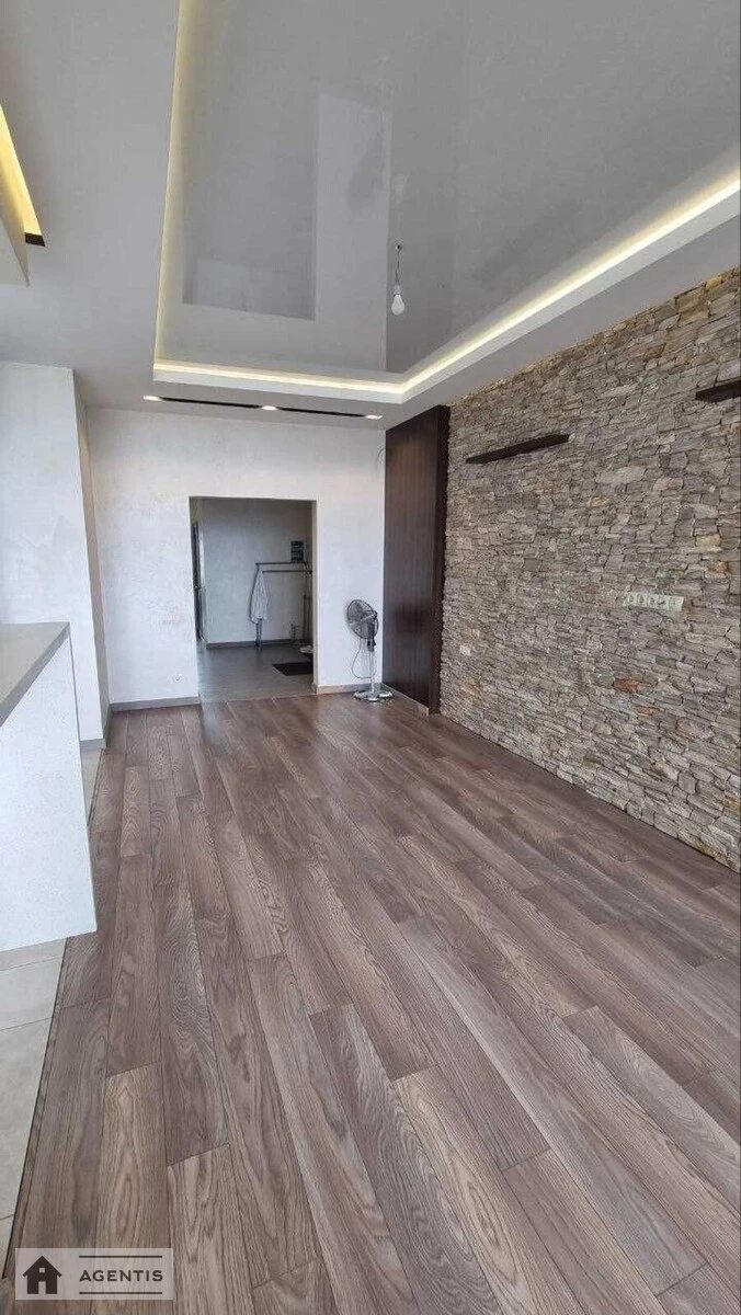 Сдам квартиру 3 комнаты, 98 m², 18 эт./23 этажа. 4, Парково-Сирецька вул. (Тимофія Шамрила), Киев. 