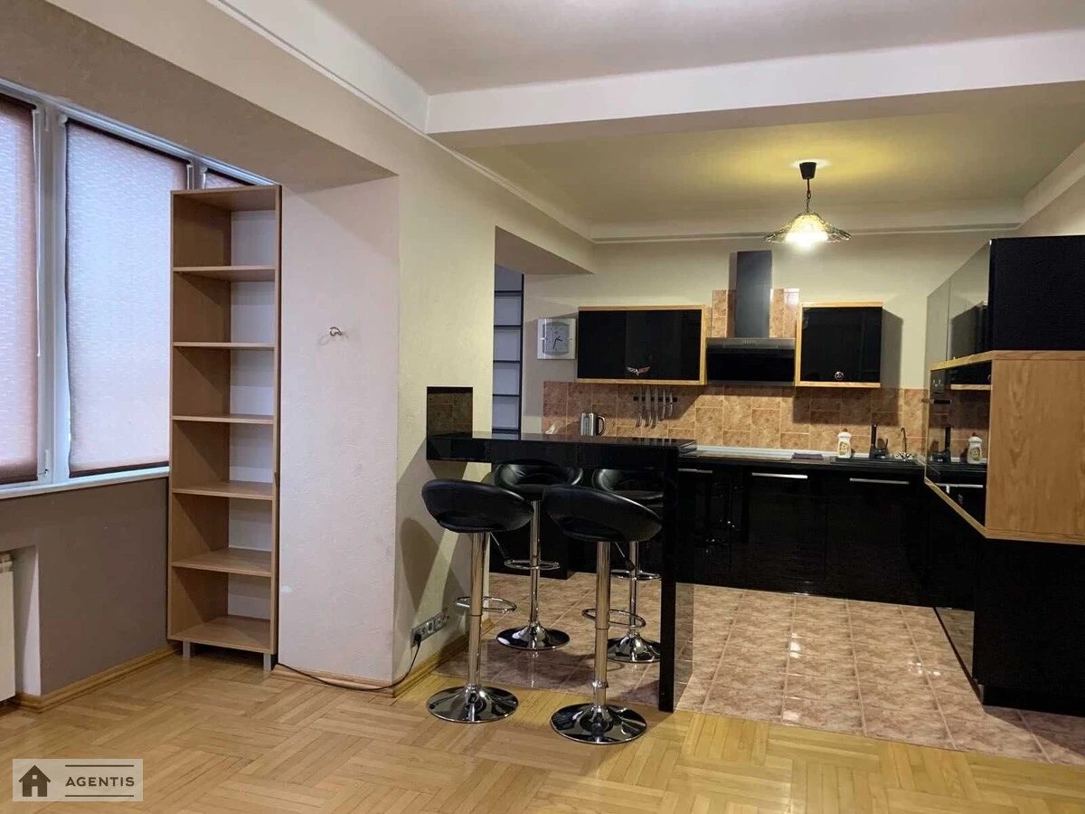 Здам квартиру 2 кімнати, 60 m², 7 пов./8 поверхів. Микільсько-Ботанічна, Київ. 