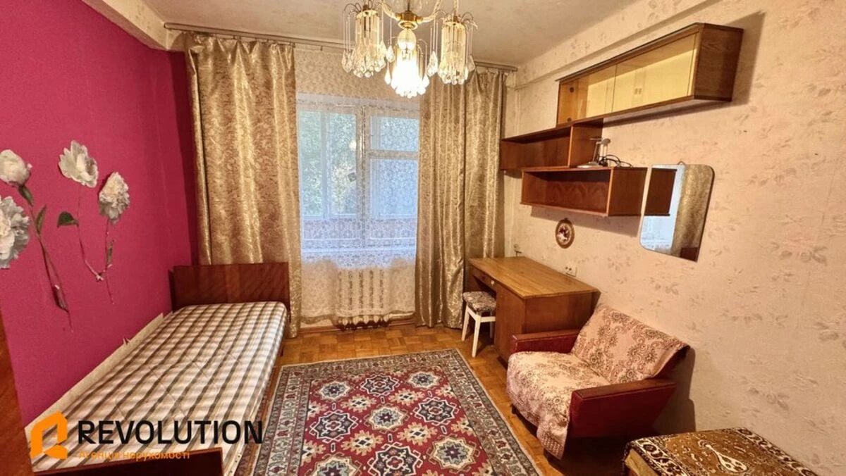 Сдам квартиру 3 комнаты, 63 m², 4 эт./9 этажей. 30, Ломоносова 30, Киев. 