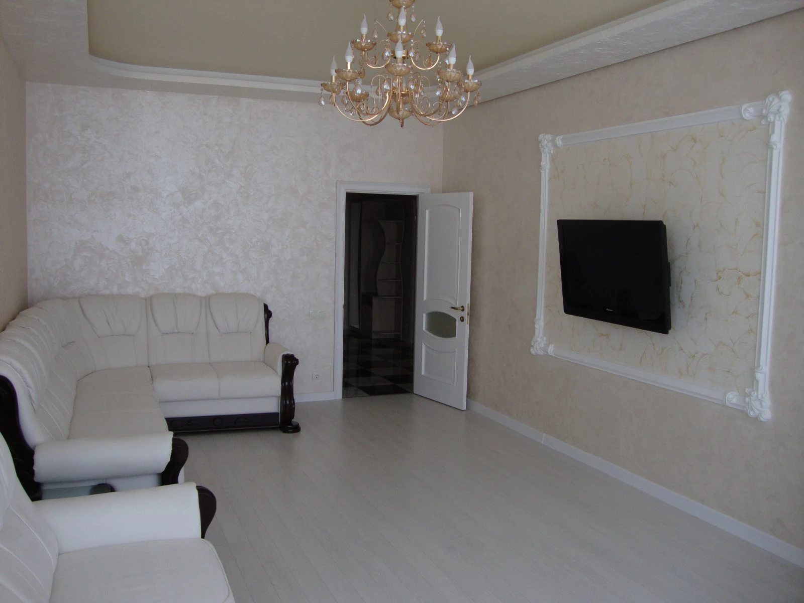 Private room for rent 2 rooms, 80 m², 16th fl.. Odesa. 