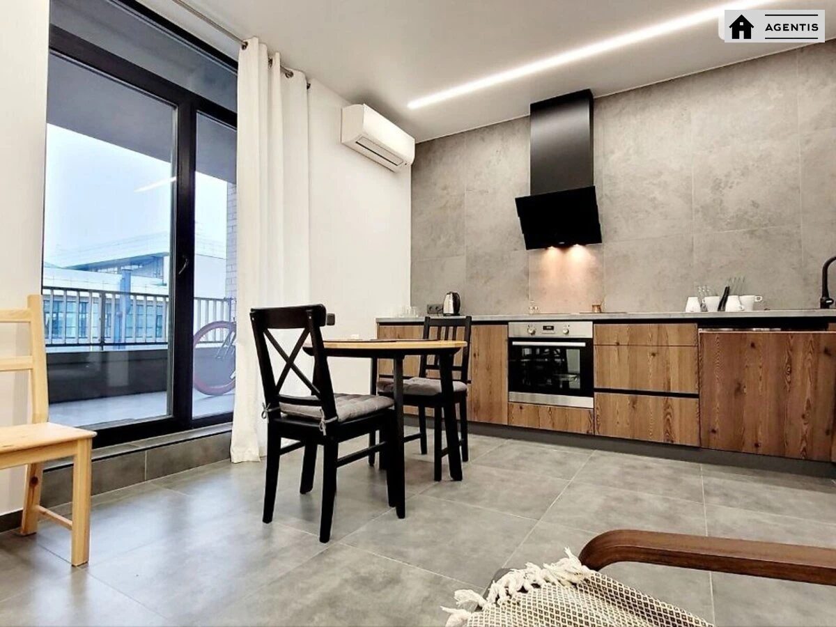 Apartment for rent 2 rooms, 45 m², 2nd fl./9 floors. Naberezhno-Rybalska vul., Kyiv. 