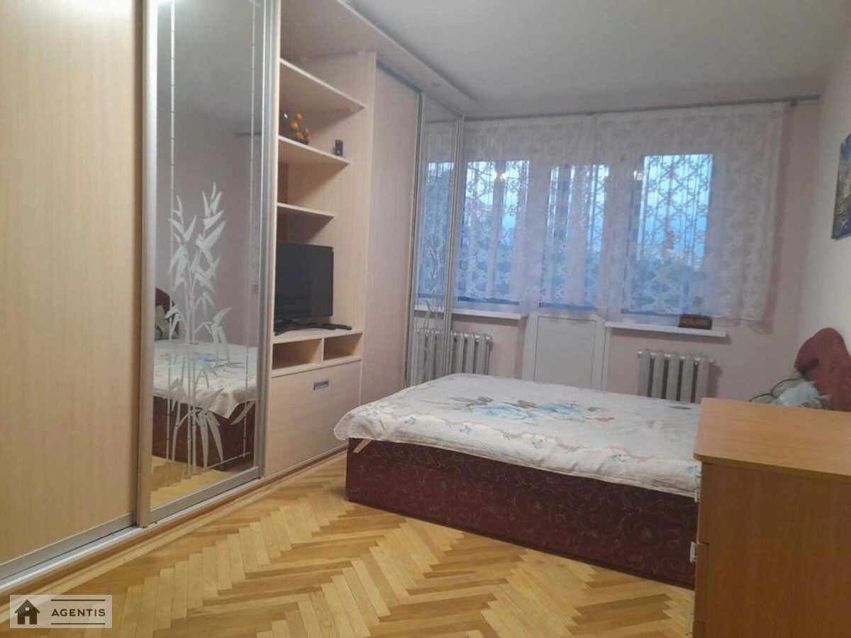 Apartment for rent 2 rooms, 48 m², 5th fl./5 floors. Solomyanskyy rayon, Kyiv. 