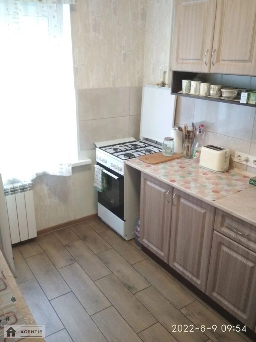 Apartment for rent 1 room, 35 m², 2nd fl./9 floors. 1, Oleksandra Makhova vul. Zholudyeva, Kyiv. 