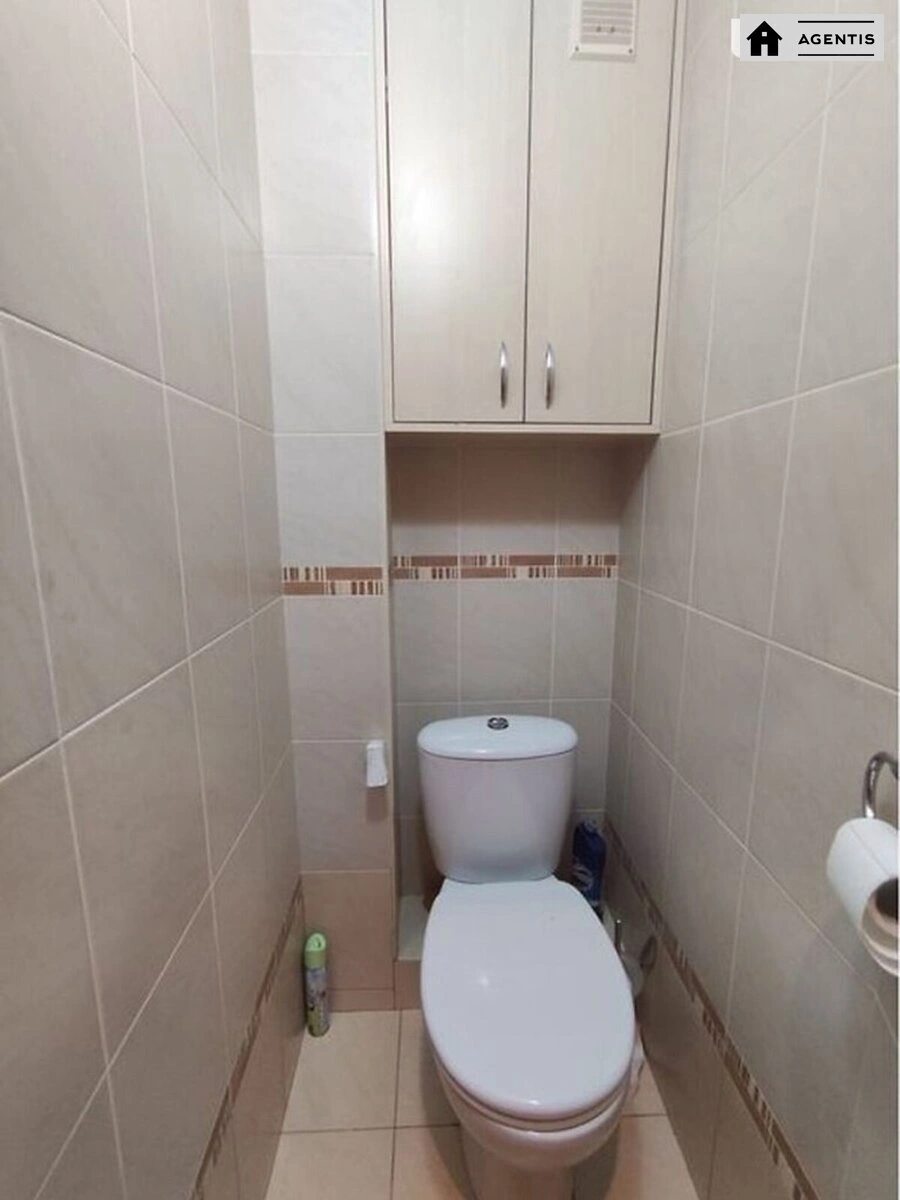 Сдам квартиру 2 комнаты, 70 m², 7 эт./9 этажей. 23, Якуба Коласа 23, Киев. 