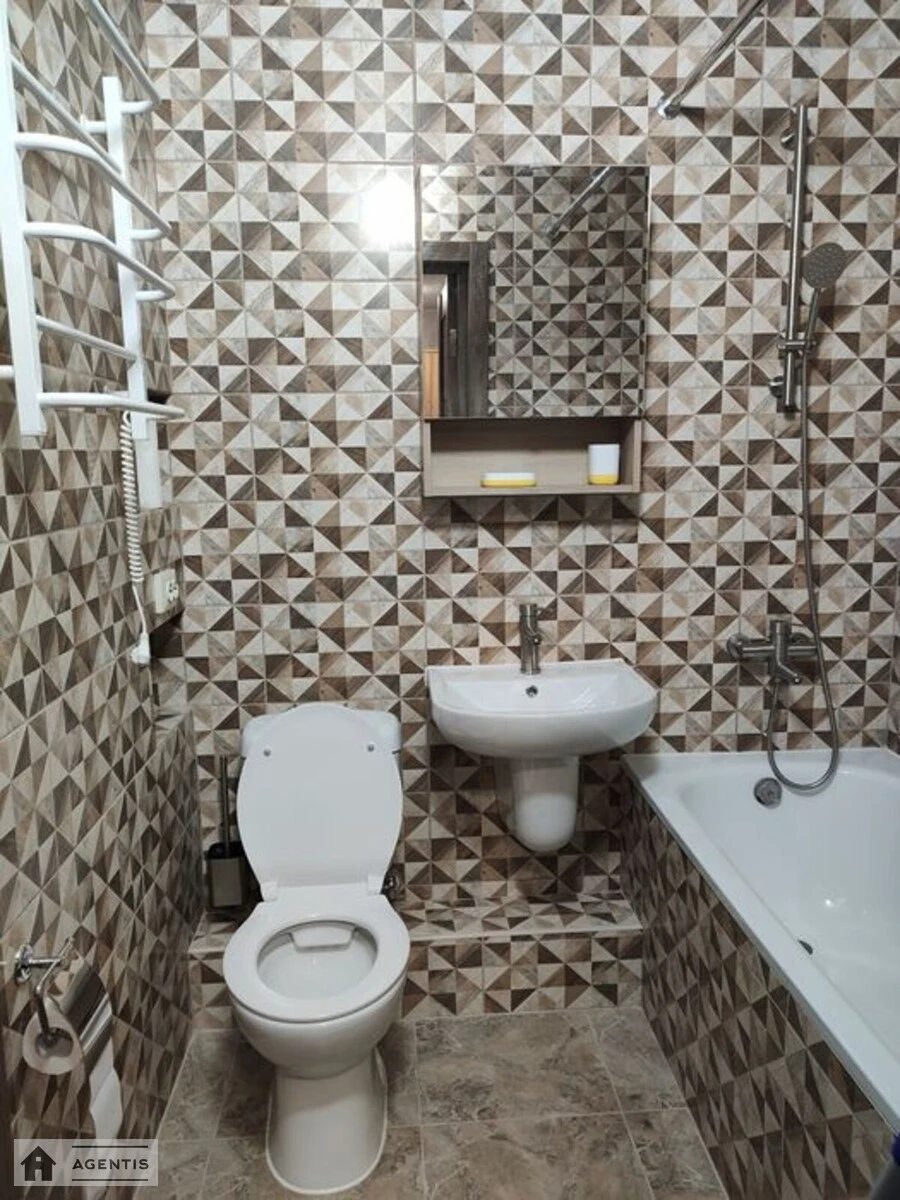 Сдам квартиру 1 комната, 40 m², 6 эт./26 этажей. 15, Соломії Крушельницької вул., Киев. 