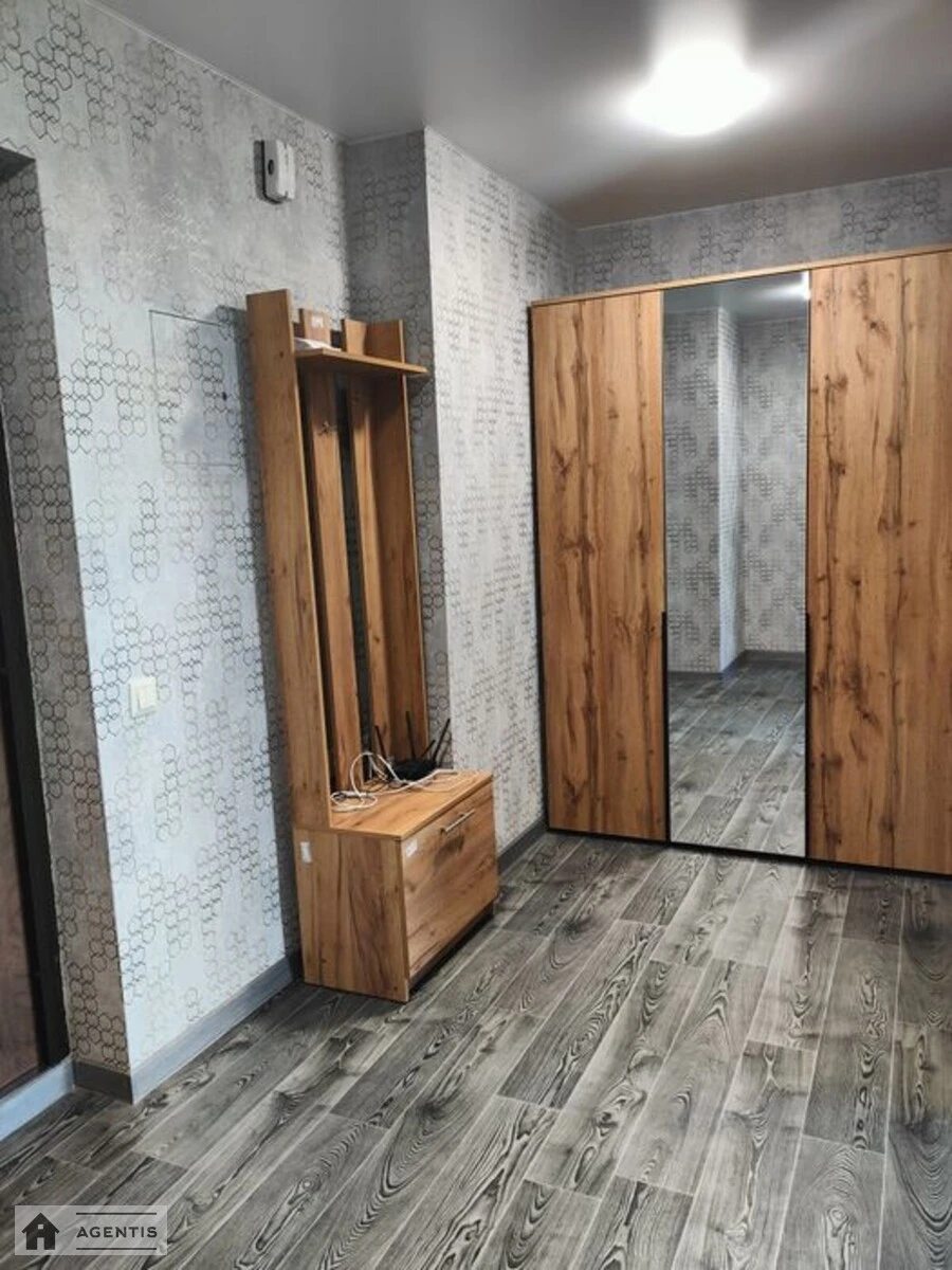 Сдам квартиру 1 комната, 40 m², 6 эт./26 этажей. 15, Соломії Крушельницької вул., Киев. 