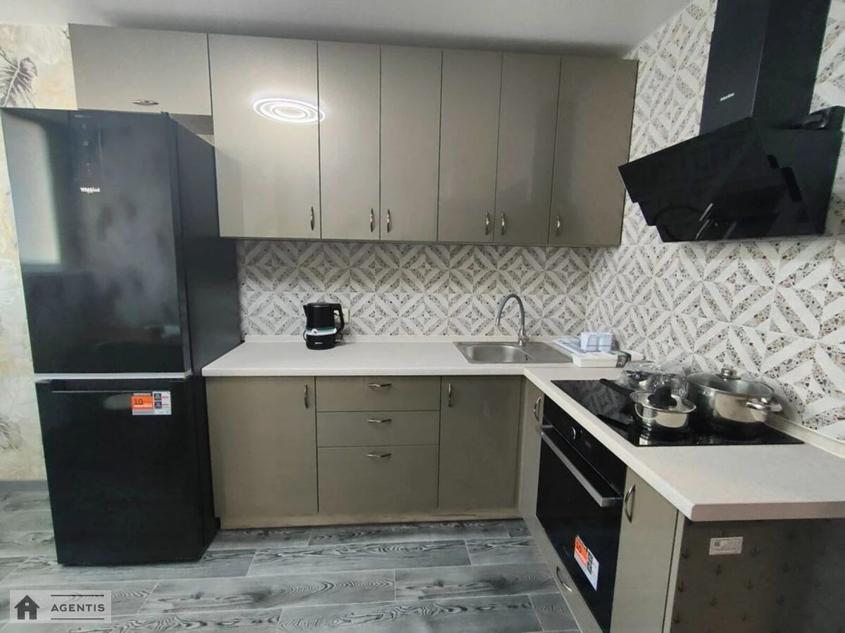 Сдам квартиру 1 комната, 40 m², 6 эт./26 этажей. 15, Соломії Крушельницької вул., Киев. 