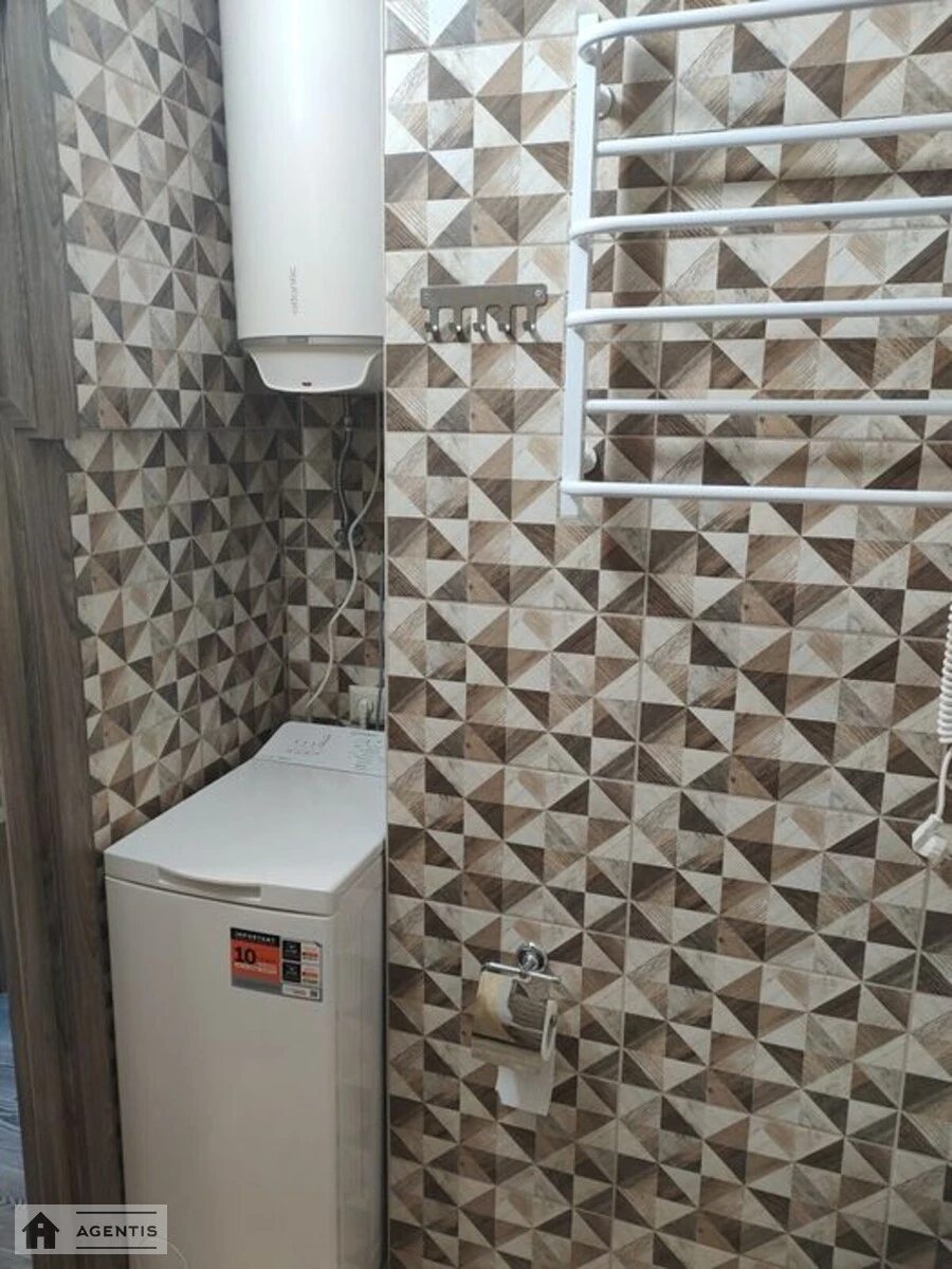 Здам квартиру 1 кімната, 40 m², 6 пов./26 поверхів. 15, Соломії Крушельницької вул., Київ. 