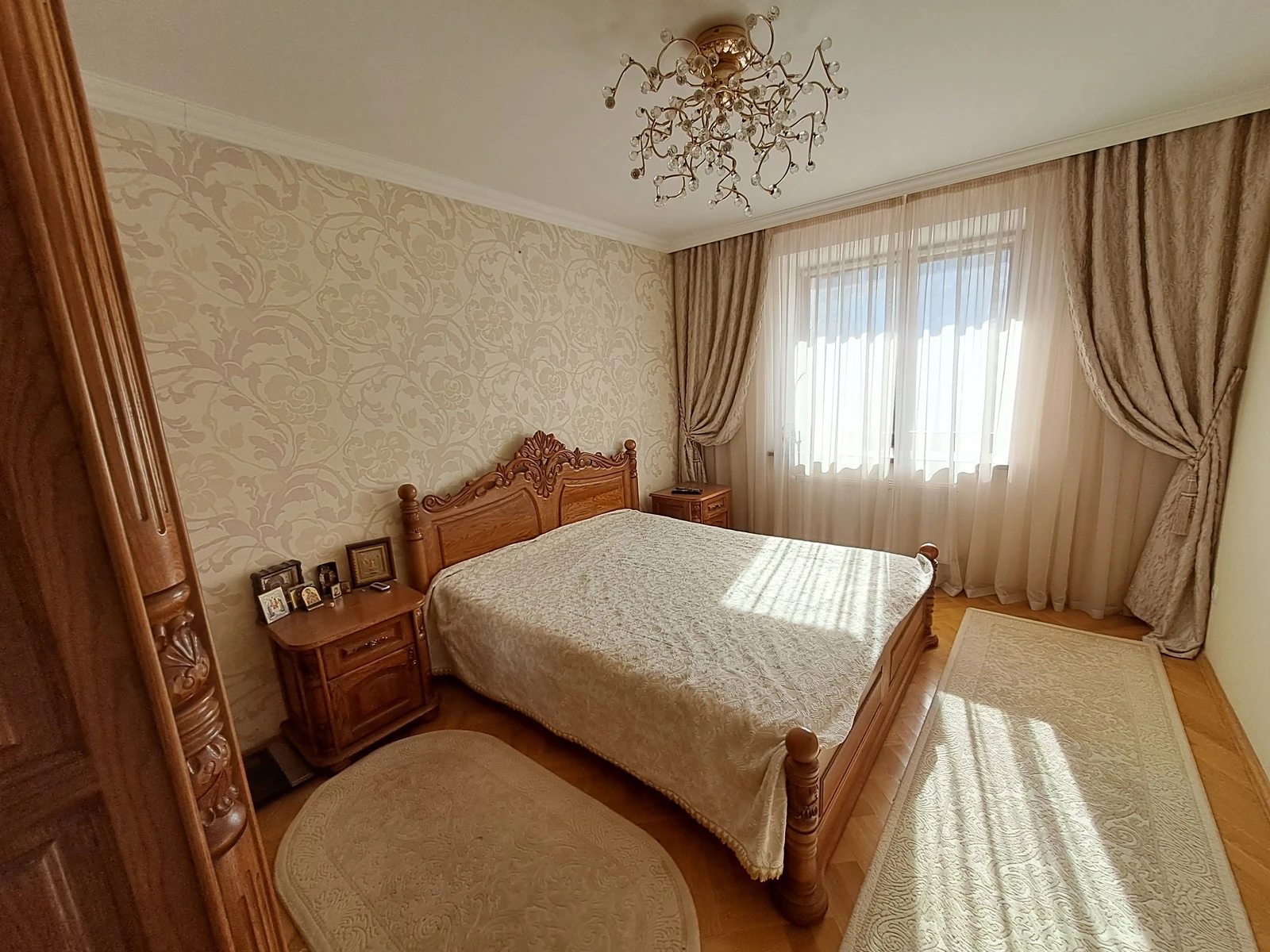 Apartments for sale 3 rooms, 92 m², 4th fl./10 floors. Lvivska vul., Ternopil. 