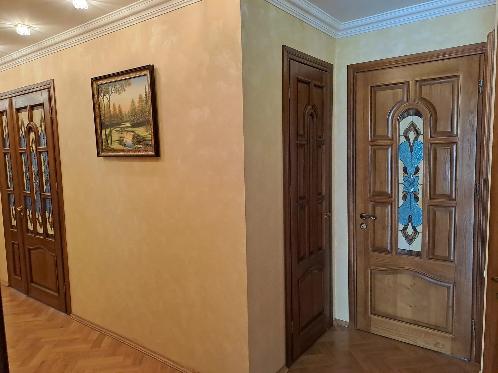 Apartments for sale 3 rooms, 92 m², 4th fl./10 floors. Lvivska vul., Ternopil. 