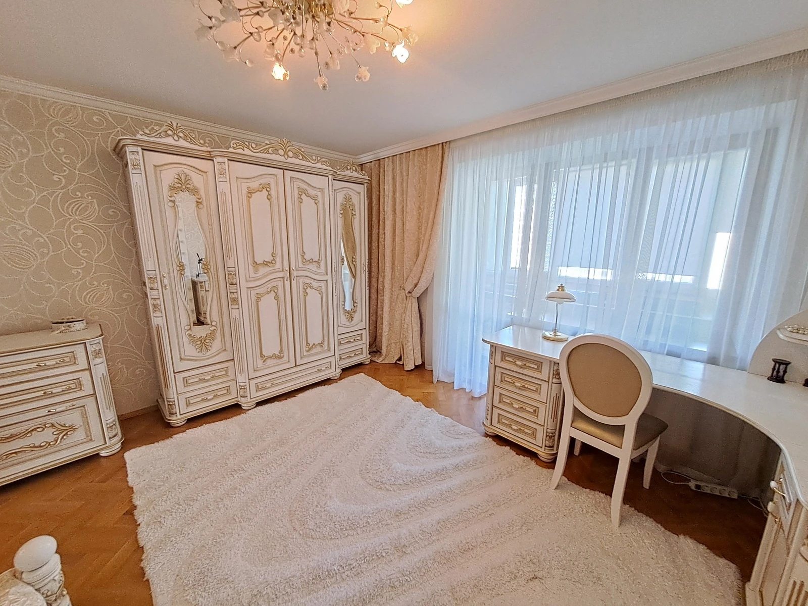 Apartments for sale 3 rooms, 92 m², 4th fl./10 floors. Lvivska vul., Ternopil. 