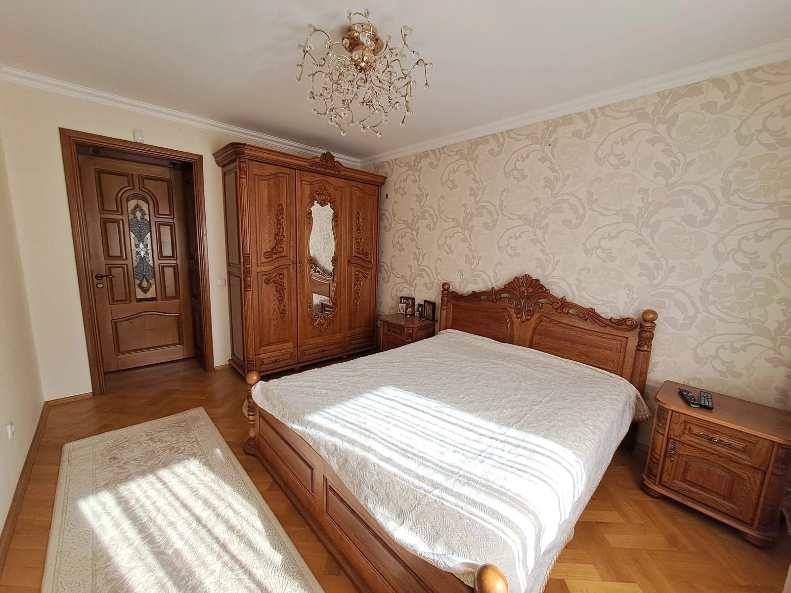 Apartments for sale 3 rooms, 92 m², 4th fl./10 floors. Lvivska vul., Ternopil. 