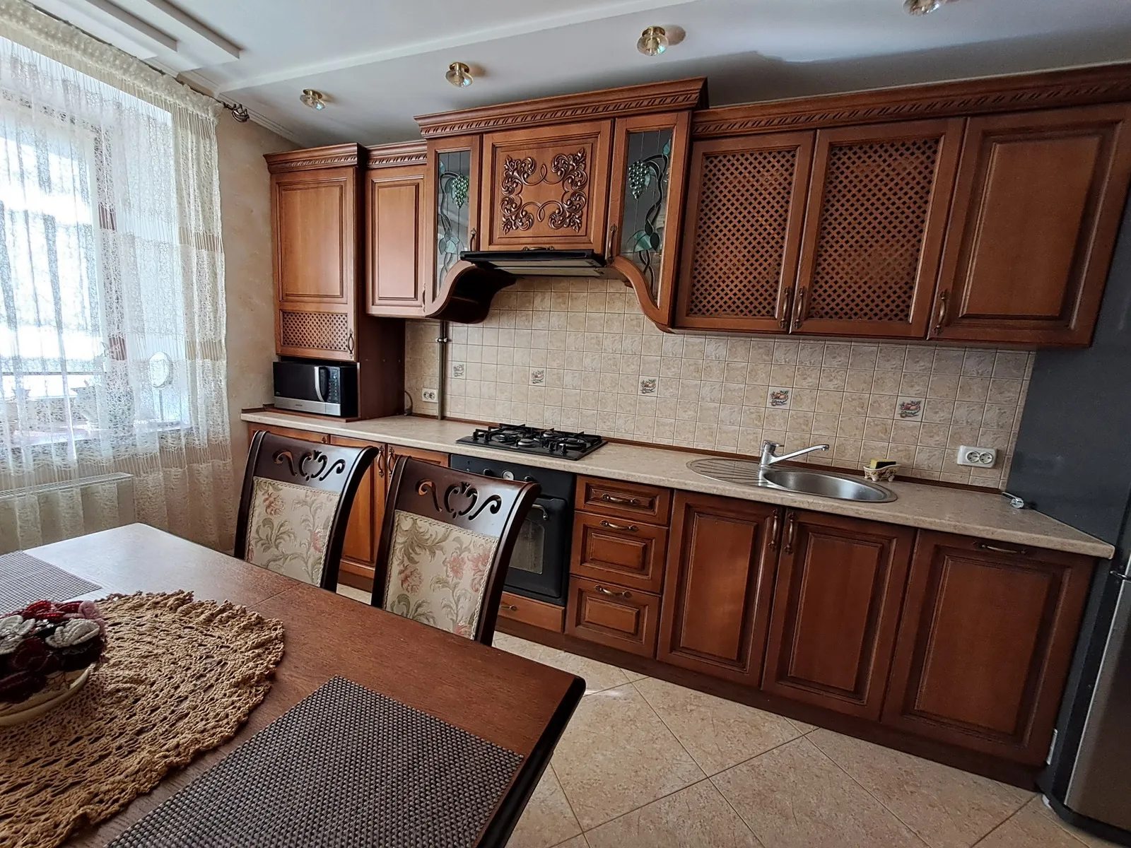 Продаж квартири 3 кімнати, 92 m², 4 пов./10 поверхів. Львівська вул., Тернопіль. 