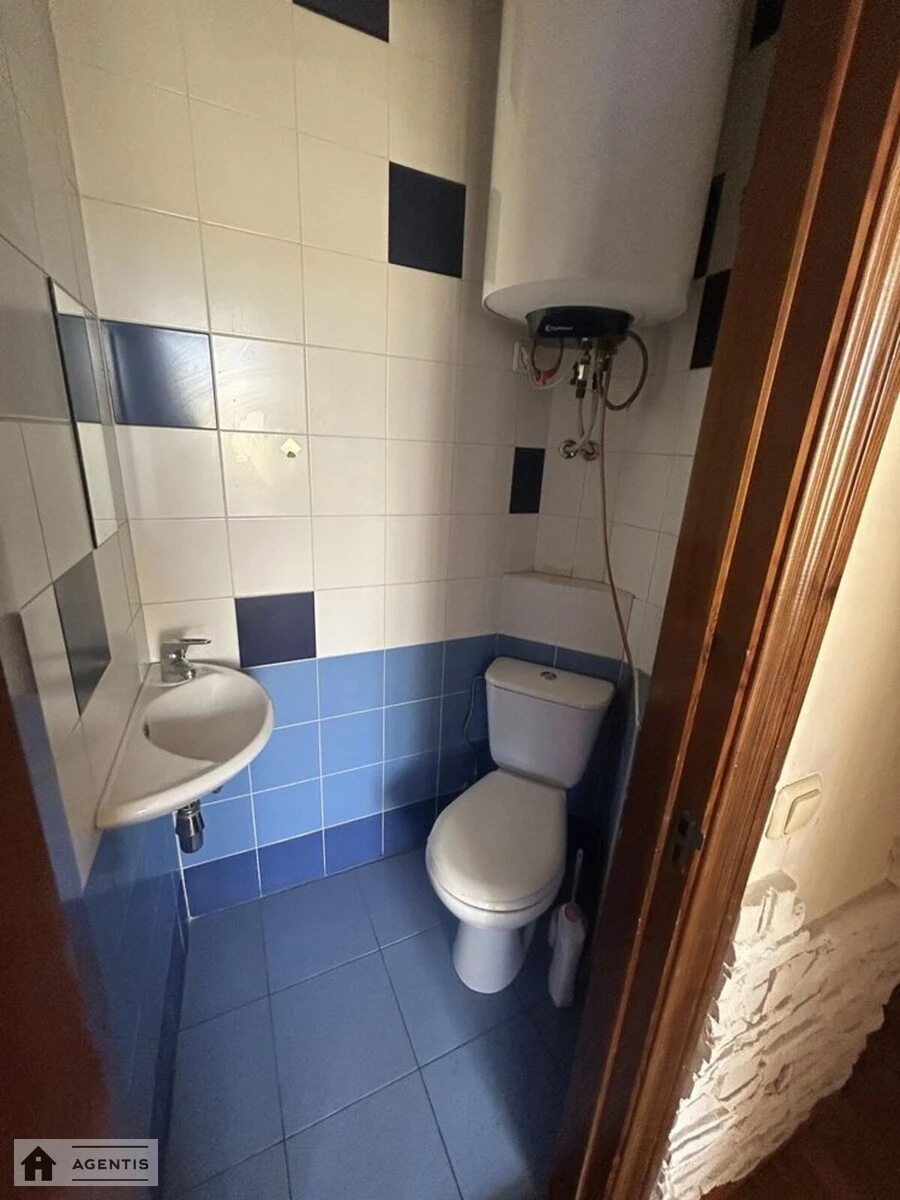 Здам квартиру 3 кімнати, 70 m², 4 пов./5 поверхів. 6, Прорізна 6, Київ. 