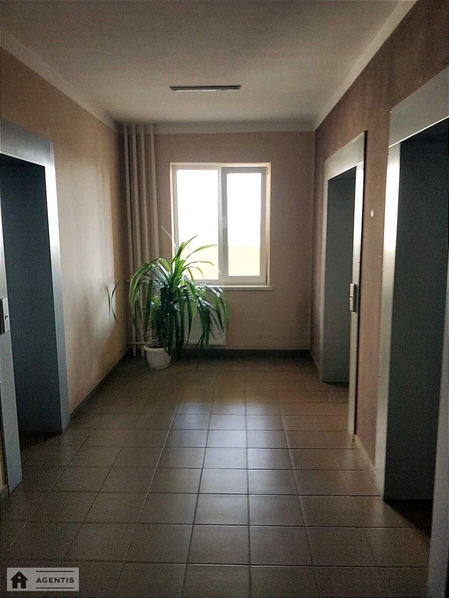 Сдам квартиру 1 комната, 42 m², 10 эт./15 этажей. 3, Михайла Максимовича вул. (Онуфрія Трутенка), Киев. 