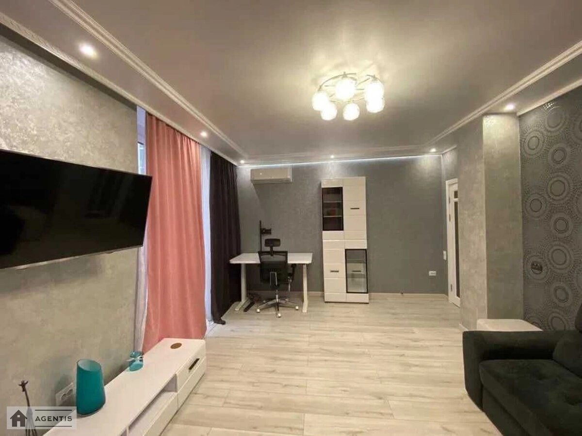 Сдам квартиру 2 комнаты, 66 m², 7 эт./25 этажей. 4, Заречная 4, Киев. 