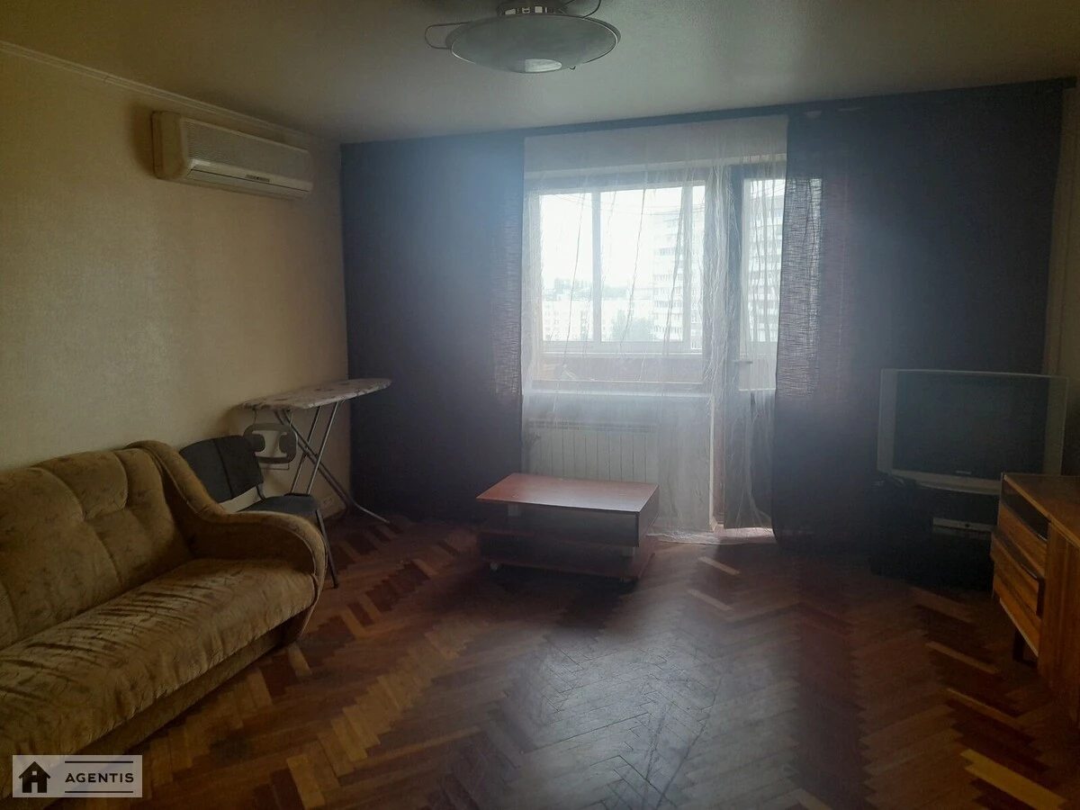 Apartment for rent 4 rooms, 90 m², 8th fl./9 floors. 44, Vadyma Hetmana vul., Kyiv. 