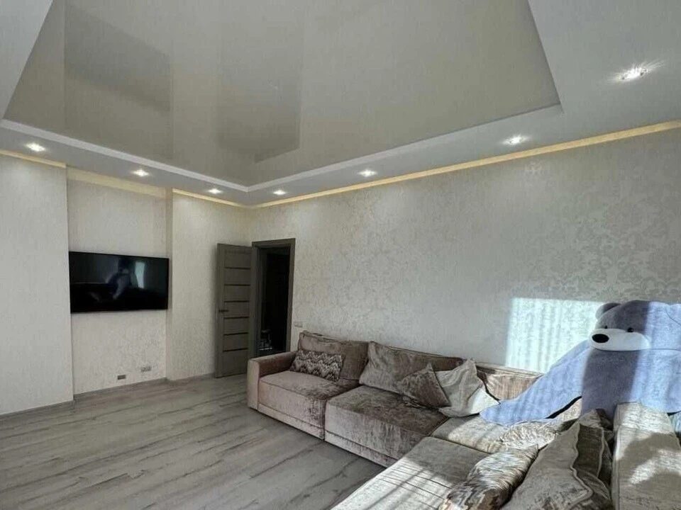 Сдам квартиру 3 комнаты, 90 m², 22 эт./25 этажей. 2, Драгоманова 2, Киев. 