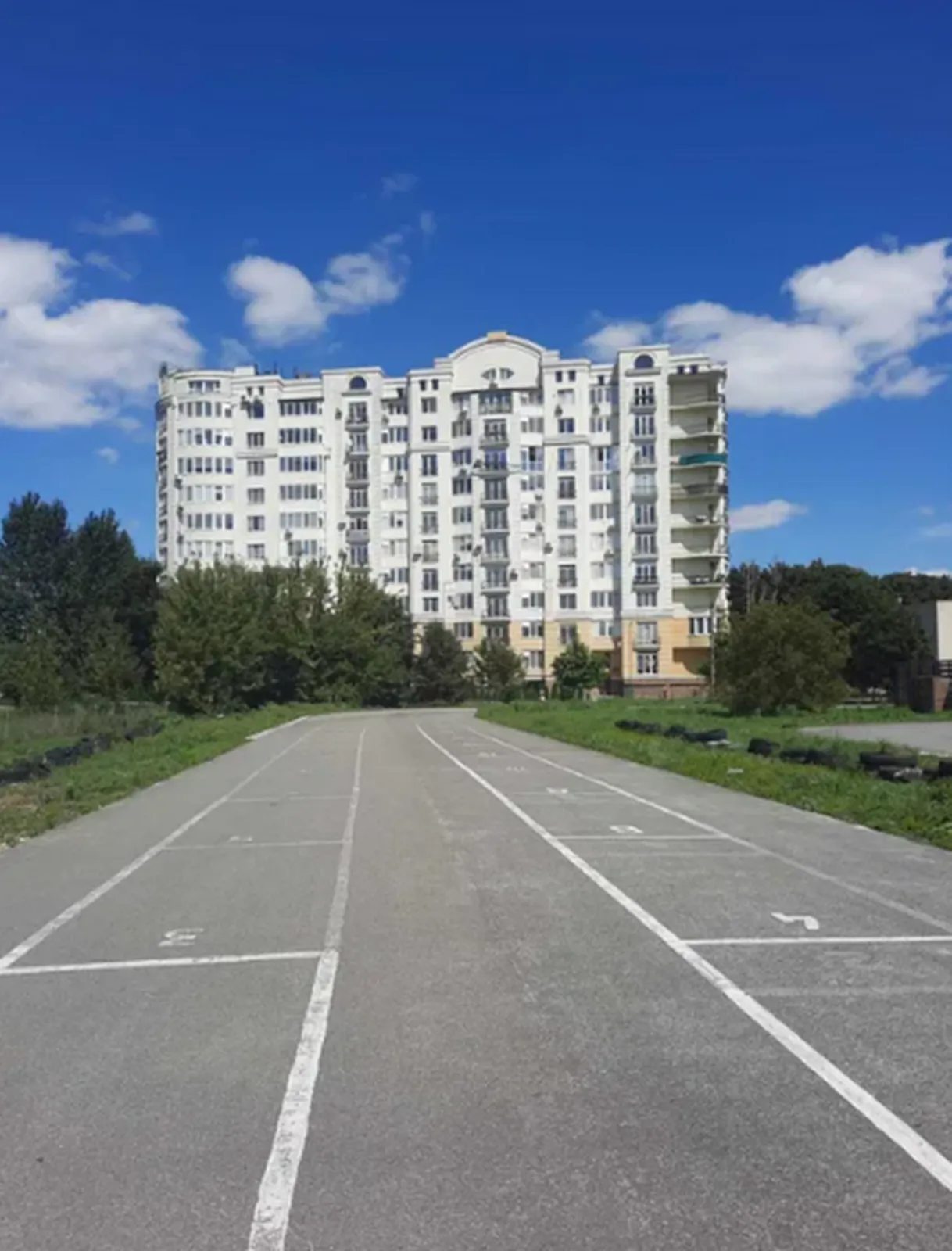 Apartments for sale 3 rooms, 92 m², 9th fl./10 floors. Оболоня, Ternopil. 