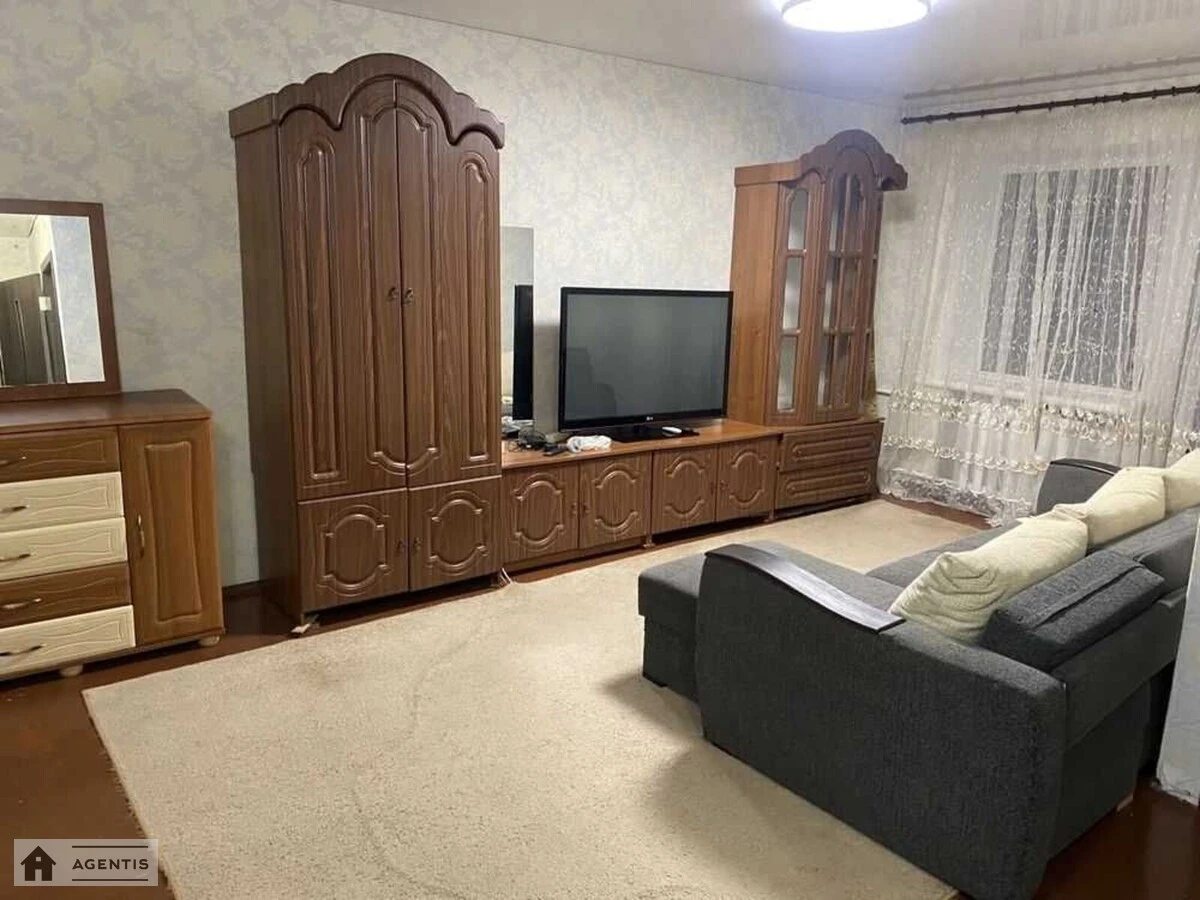 Здам квартиру 2 кімнати, 46 m², 2 пов./9 поверхів. 10, Озерна 10, Київ. 