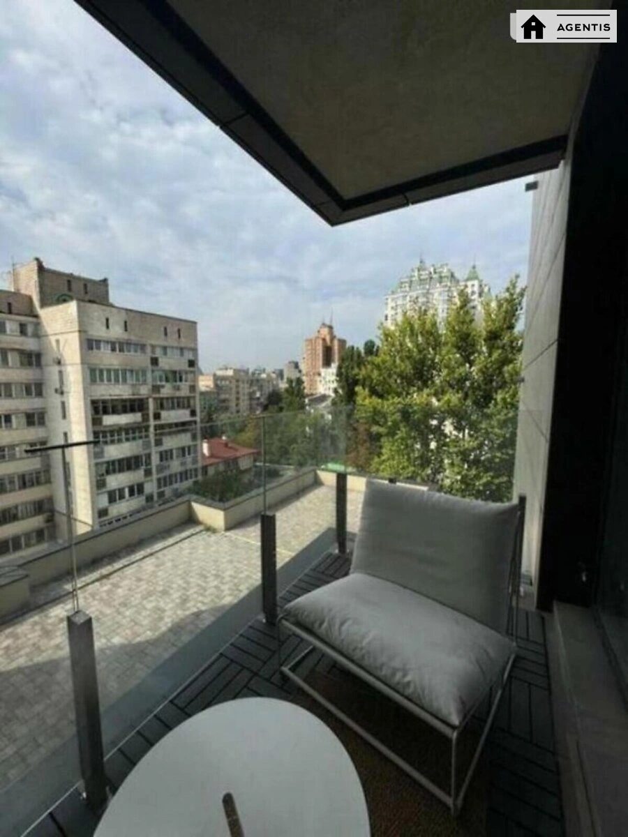 Apartment for rent 3 rooms, 90 m², 7th fl./17 floors. 44, Sichovyh Strliltsiv 44, Kyiv. 