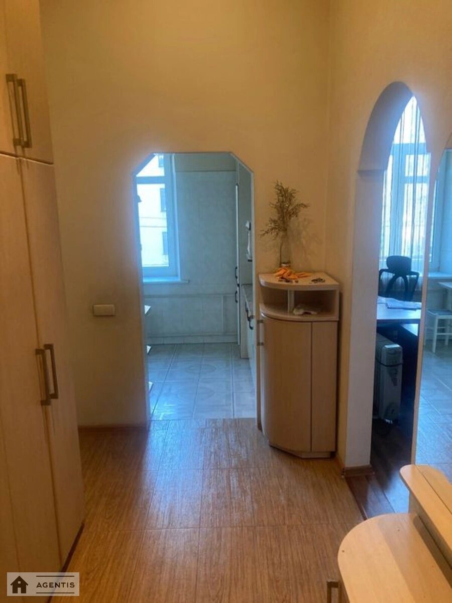 Apartment for rent 1 room, 51 m², 3rd fl./5 floors. 84, Saksaganskogo 84, Kyiv. 