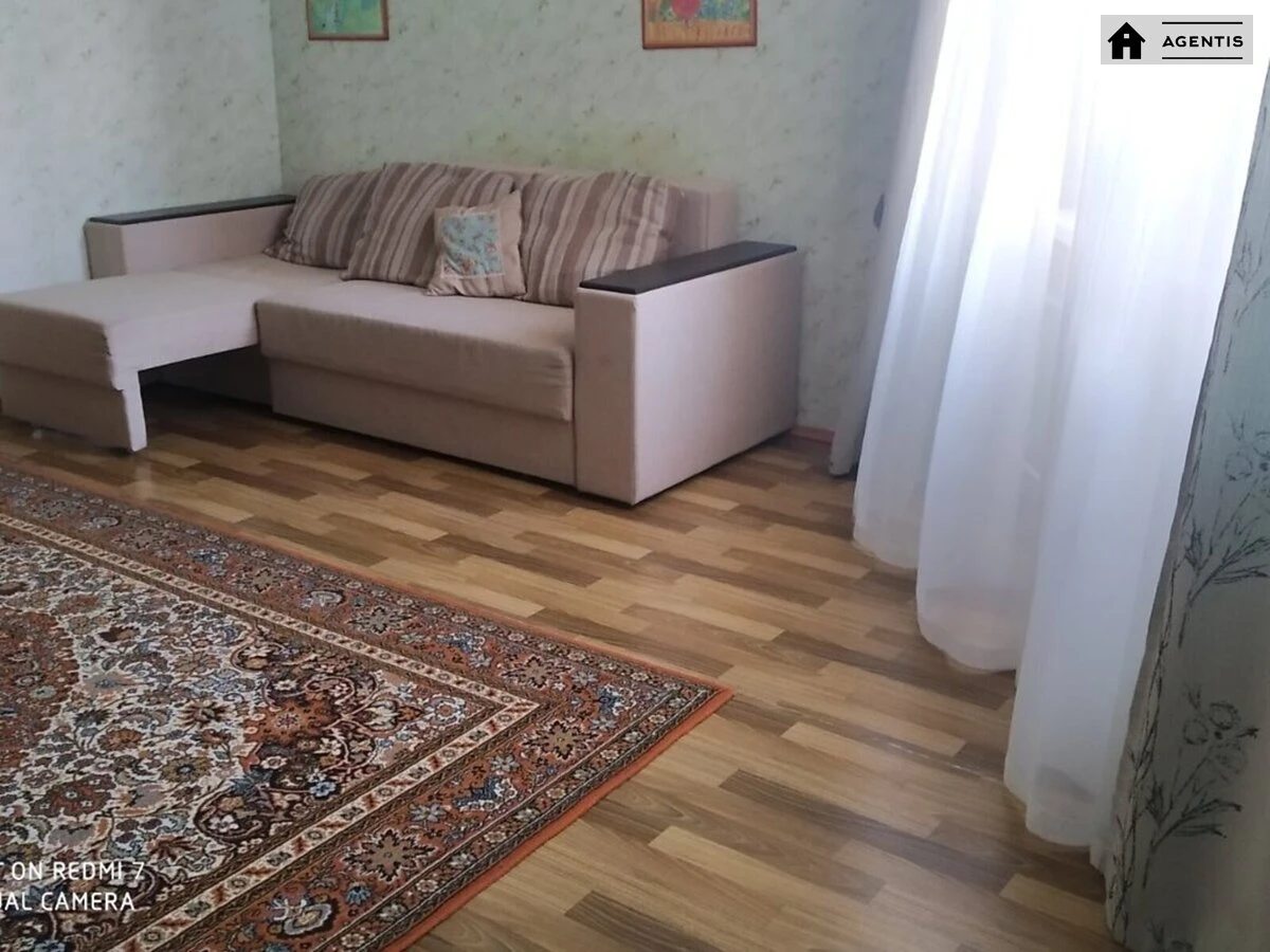 Apartment for rent 2 rooms, 81 m², 5th fl./14 floors. Volynska, Kyiv. 