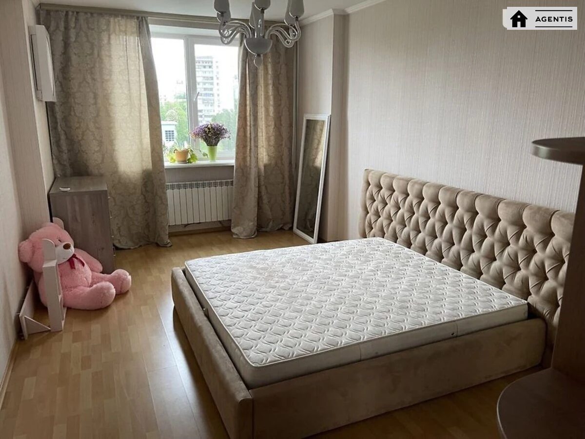 Apartment for rent 2 rooms, 59 m², 4th fl./10 floors. Mykoly Zakrevskoho vul., Kyiv. 