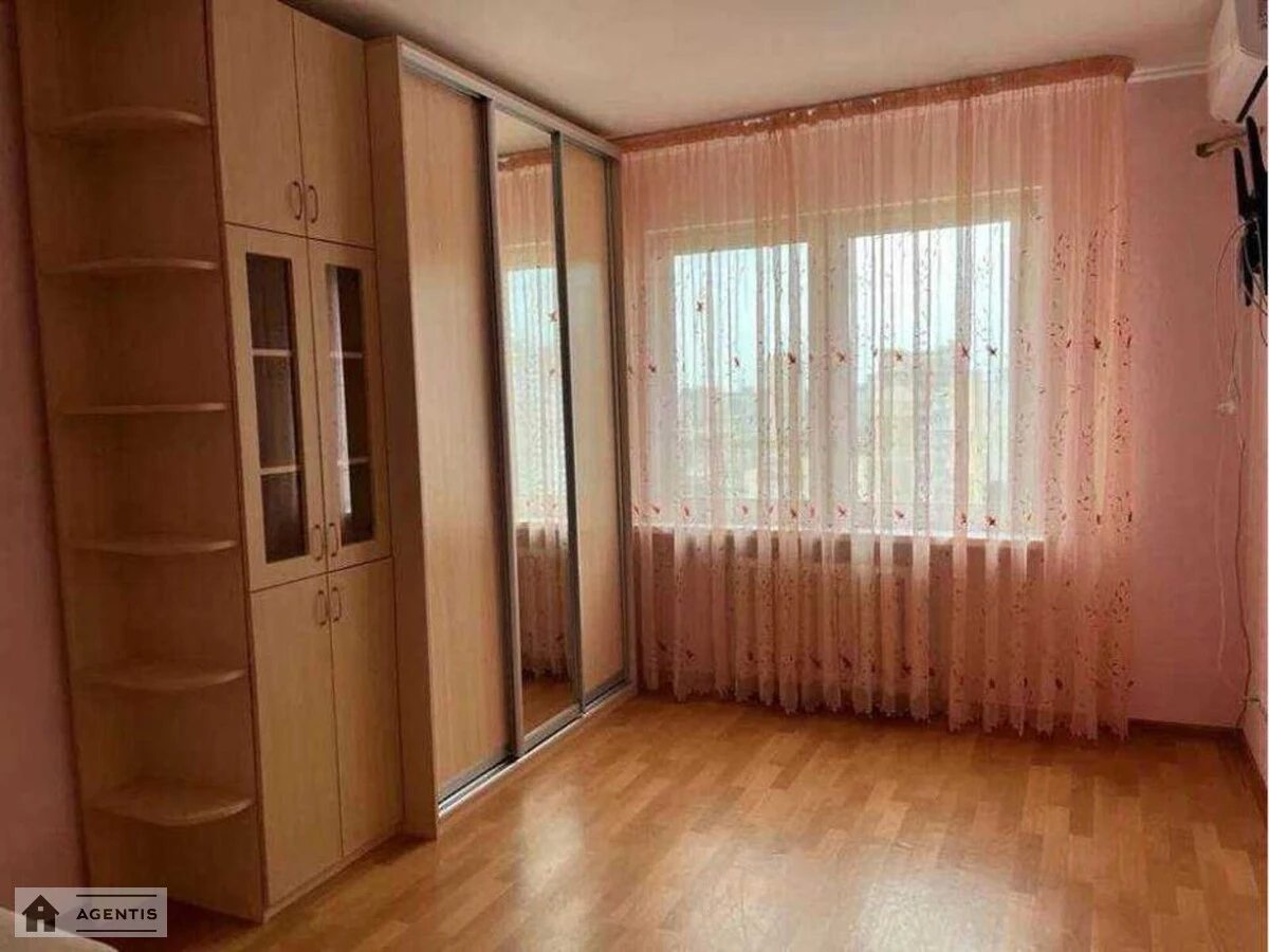 Apartment for rent 1 room, 40 m², 6th fl./9 floors. 13, Zhulya Verna bulv. Romena Rollana, Kyiv. 