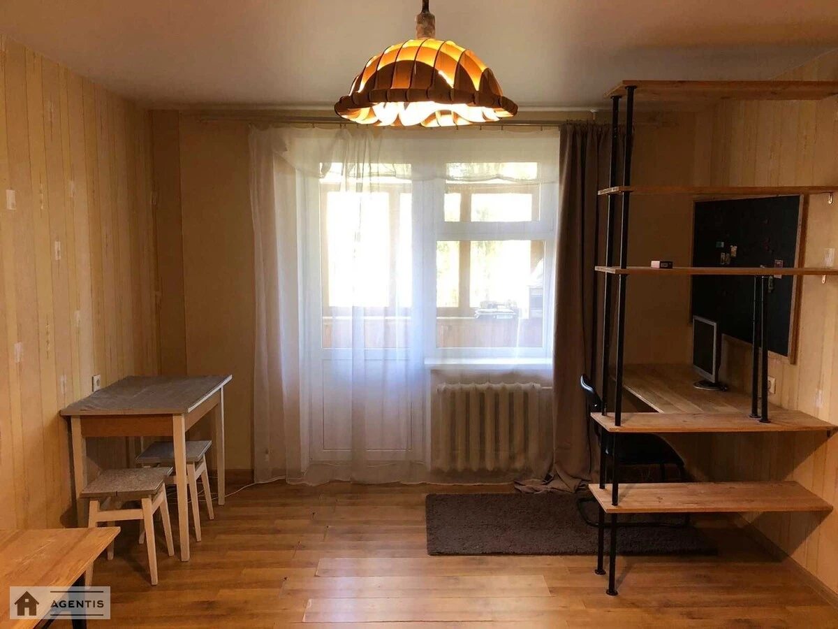 Apartment for rent 1 room, 31 m², 8th fl./9 floors. Akademika Dobrokhotova vul., Kyiv. 