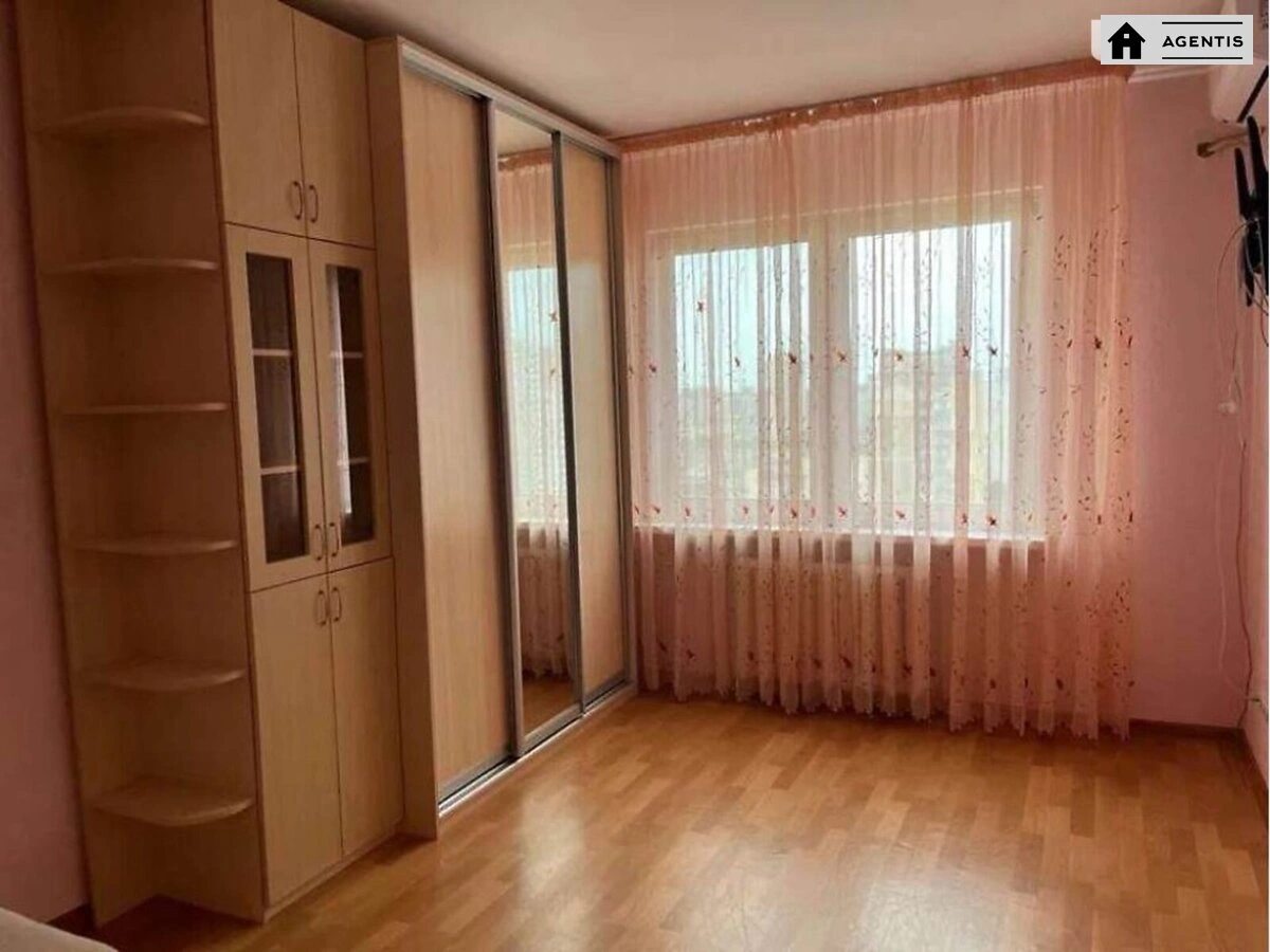 Apartment for rent 1 room, 40 m², 6th fl./9 floors. 13, Zhulya Verna bulv. Romena Rollana, Kyiv. 