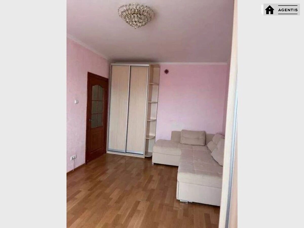 Сдам квартиру 1 комната, 40 m², 6 эт./9 этажей. 13, Жуля Верна бульв. (Ромена Роллана), Киев. 