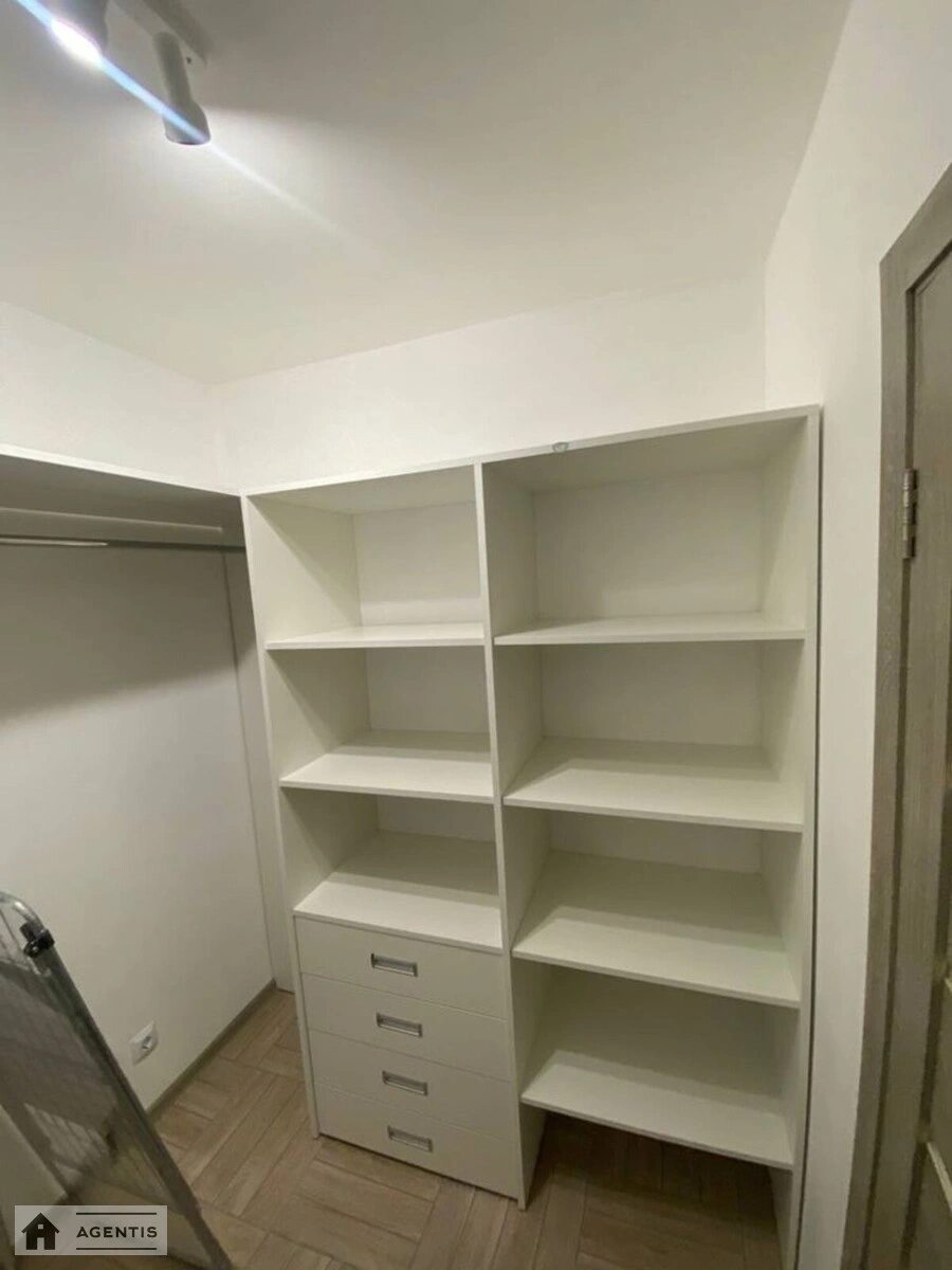 Здам квартиру 2 кімнати, 45 m², 4 пов./25 поверхів. Приміська вул., Київ. 