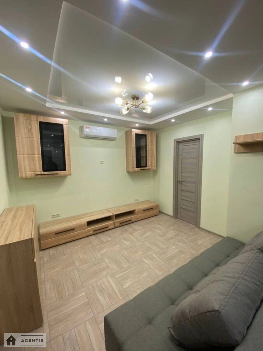 Сдам квартиру 2 комнаты, 45 m², 4 эт./25 этажей. Приміська вул., Киев. 