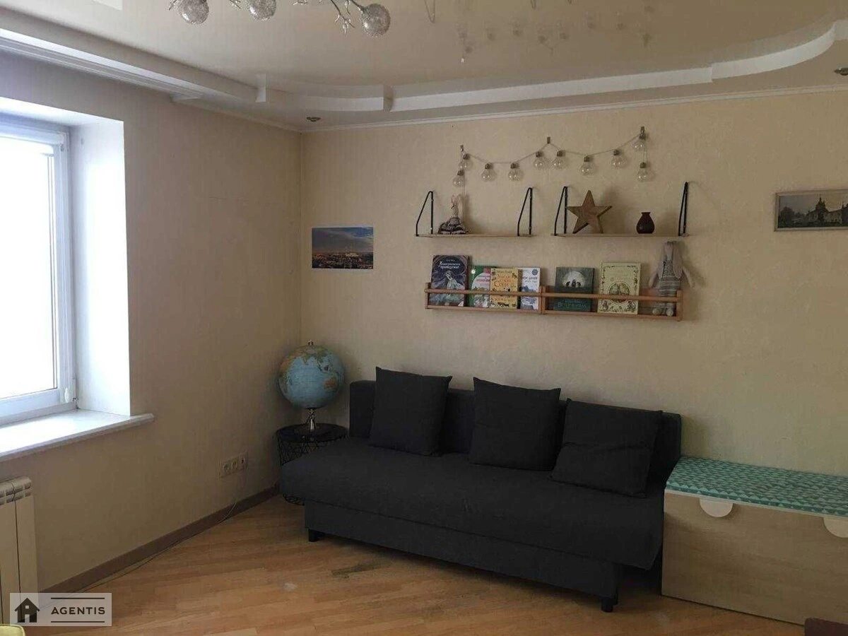 Apartment for rent 3 rooms, 80 m², 13th fl./15 floors. 61, Zvirynetcka 61, Kyiv. 