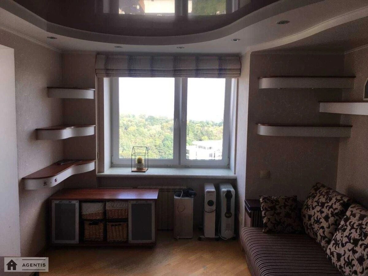 Apartment for rent 3 rooms, 80 m², 13th fl./15 floors. 61, Zvirynetcka 61, Kyiv. 