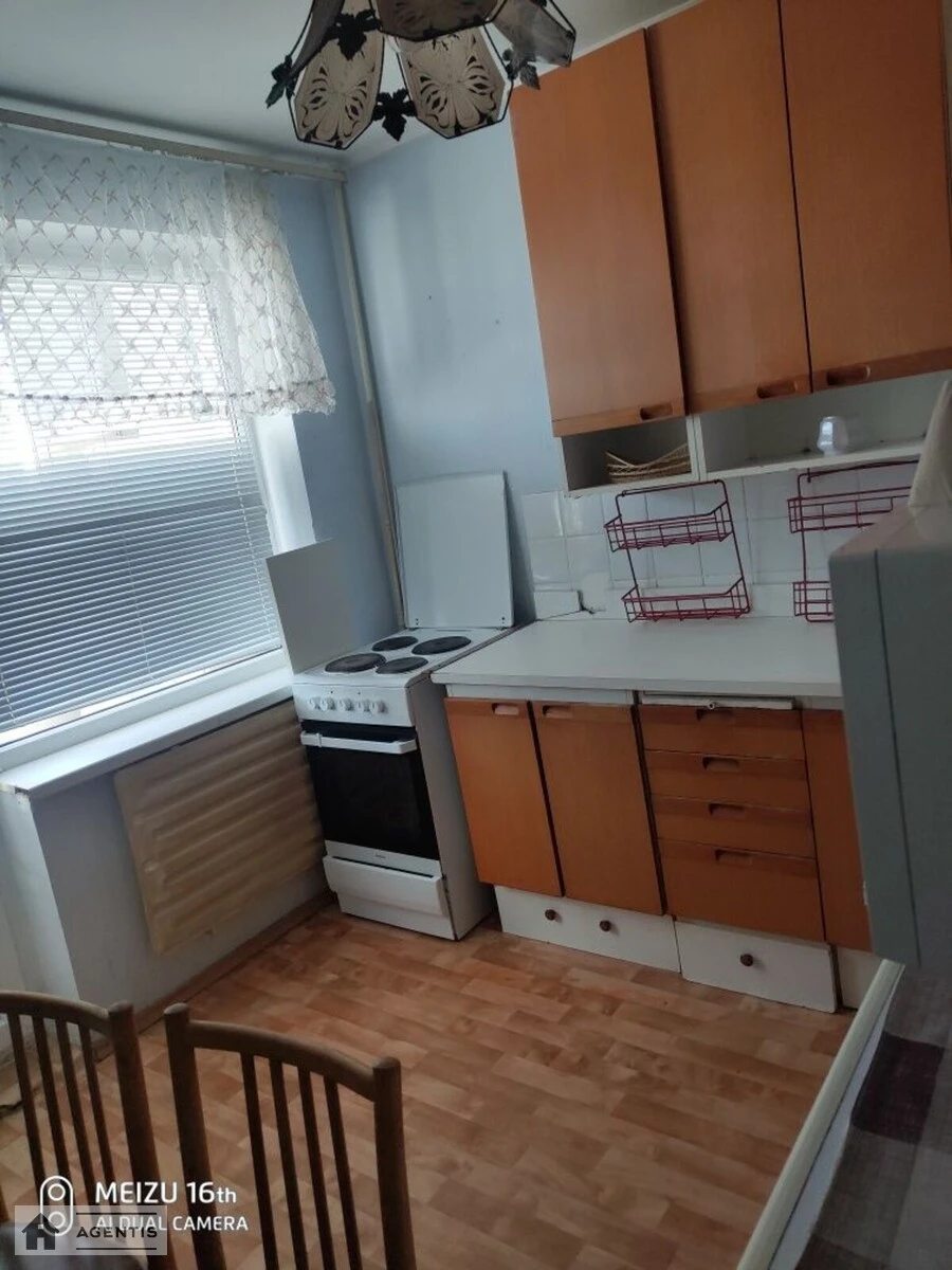 Apartment for rent 3 rooms, 69 m², 12th fl./16 floors. 74, Pravdy 74, Kyiv. 